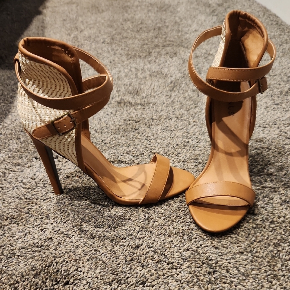 Elegant Tan Strappy Heels